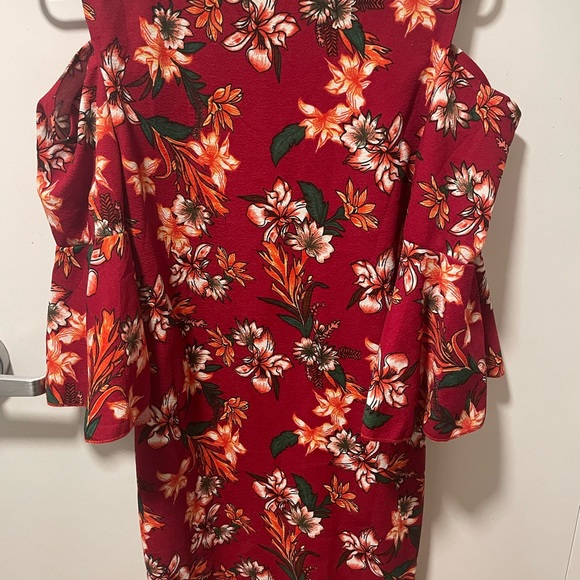 Red floral knee length gown - Picture 1 of 2